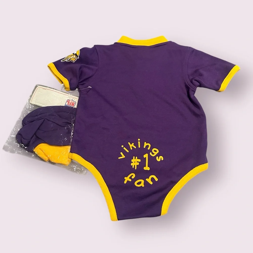 NWT Baby NFL Minnesota Vikings Football Bodysuit With Booties Sz 12 Mon